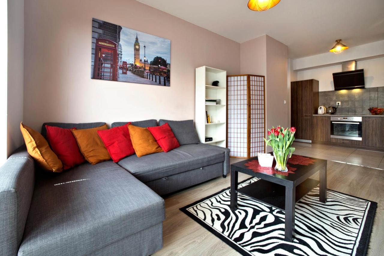 Airport Okecie Klobucka P&O Serviced Apartments Varşova Dış mekan fotoğraf