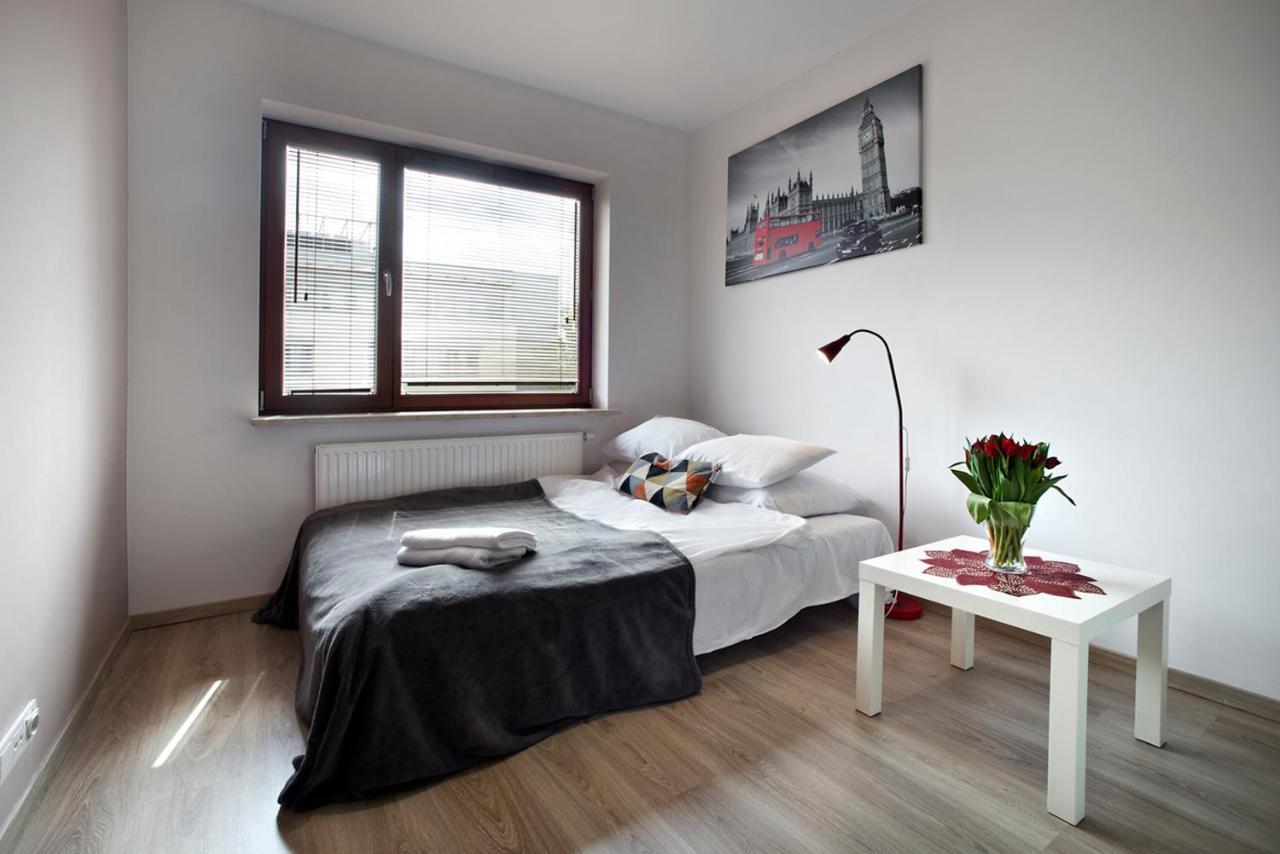 Airport Okecie Klobucka P&O Serviced Apartments Varşova Dış mekan fotoğraf